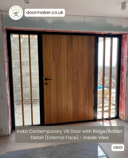 iroko contemporary ridge style door with sidelights