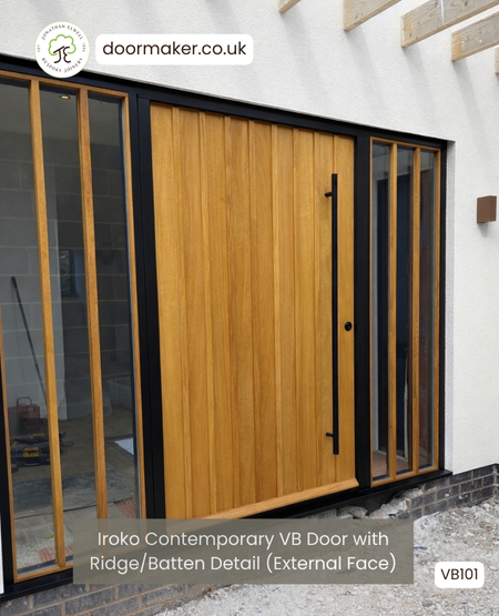 iroko contemporary ridge style door with sidelights