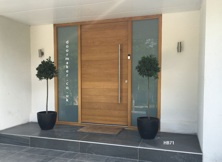 contemporary oak door with sandblast sidelights